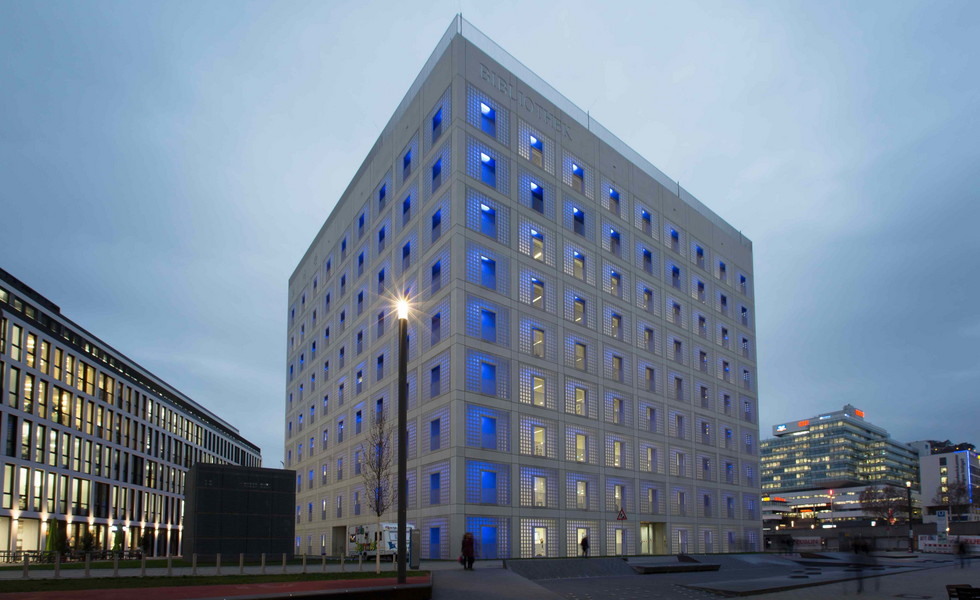 Library, Stuttgart, Stadtbibliothek, futuristisch, modern, Außenansicht 1