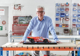 Titelbild: Amalgam Collection, Sandy Copeman, car model, toy